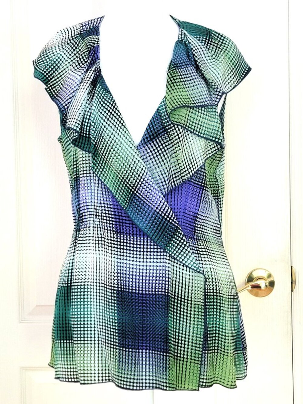 BCBGMAXAZRIA SILK SLEEVELESS TOP